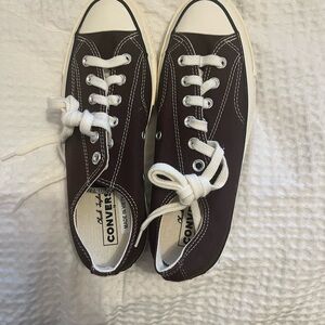 Converse Chuck Taylor Women’s Shoes Size 8.5